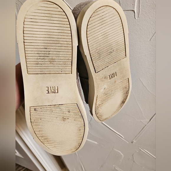 GUC Frye Slip-On Ivory Gore Sneakers in Gray Suede - Picture 5 of 8